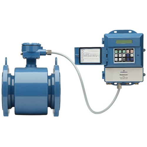 FIG. 4. Magnetic flowmeter with transmitter.